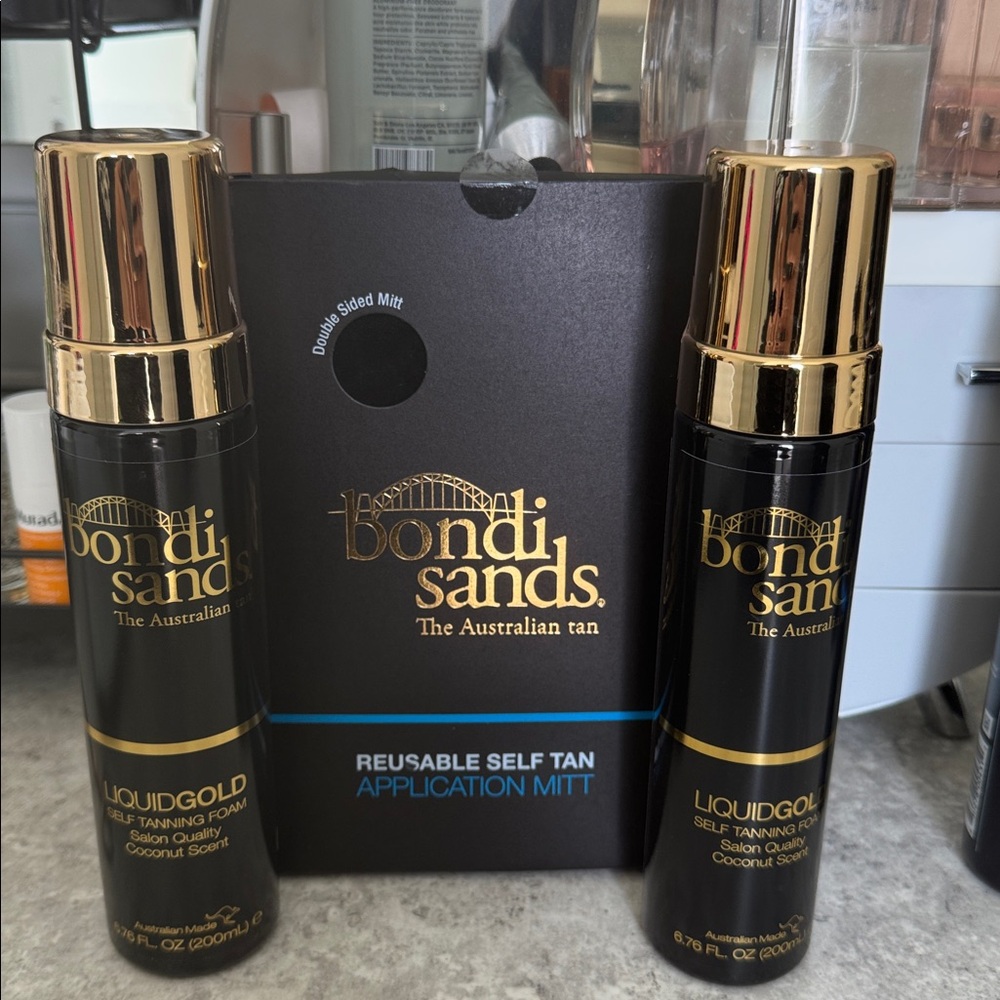 2 Bottles & mit 6.7 each. BRAND NEW. 
Bondi Sands Black & Gold Self Tanning Foam